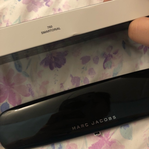 Marc Jacobs Eye-Conic Eyeshadow Palette-Smartorial - Picture 2 of 4